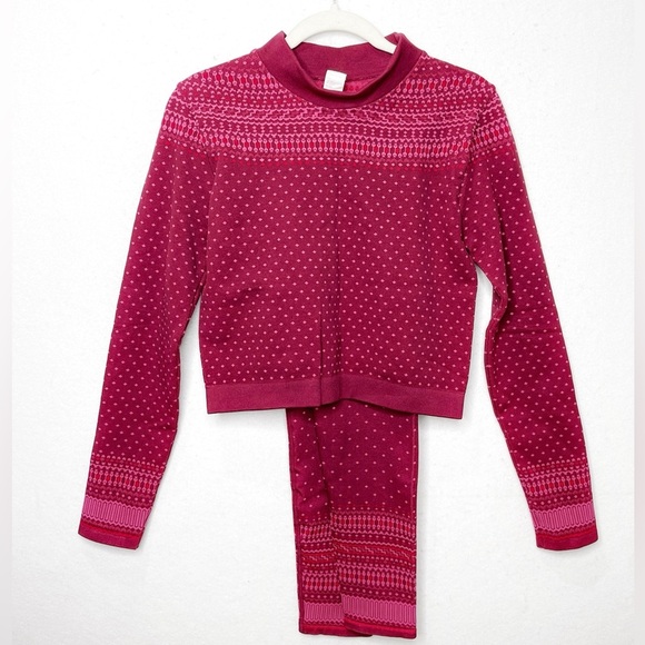 Fabletics Holly Seamless Fair Isle Long Sleeve Top & Leggings Set Merlot XL - Picture 2 of 14